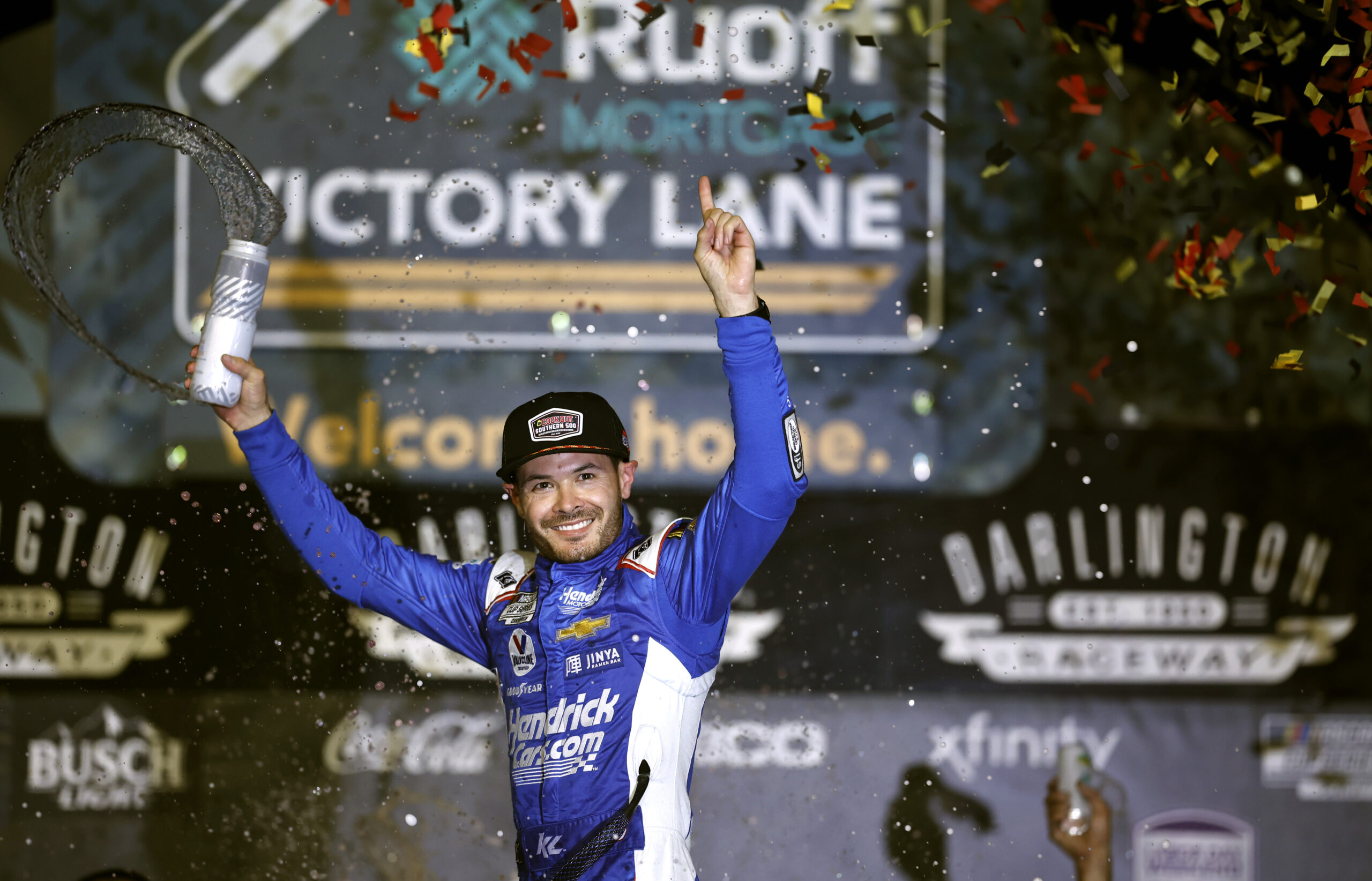 Kyle Larson Wins Cook Out Southern 500 To Advance In Nascar Cup Playoffs 2816